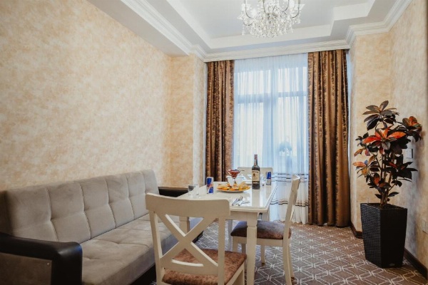Alison Hotel image 100